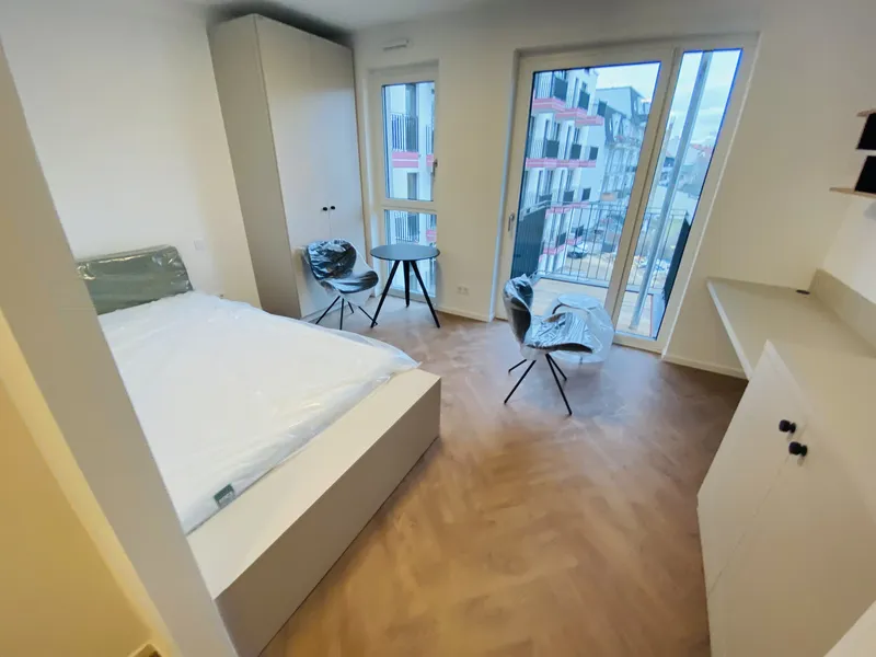 Möbliert mit Balkon und EBK! Direkt in Adlershof! — photo 1